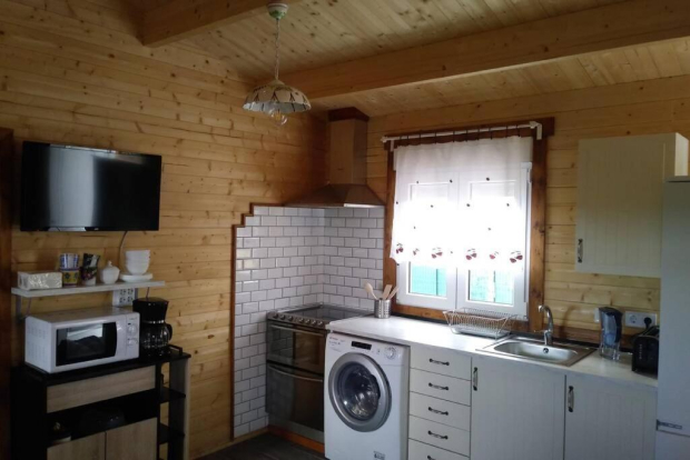 Interior acogedor de apartamento rural